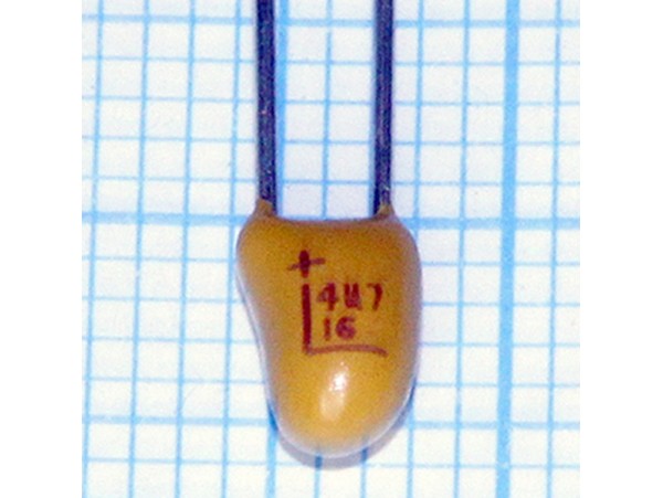 Конд.4,7/16V  (тантал)