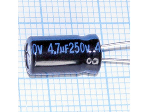 Конд.4,7/250V 0611 +105°C