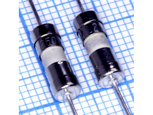 Пред.0,5А(d=4;L=11) керамика с выводами